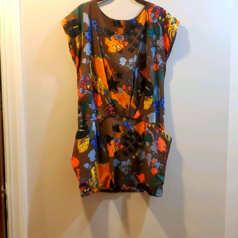 Fun print abstract dress with big pockets